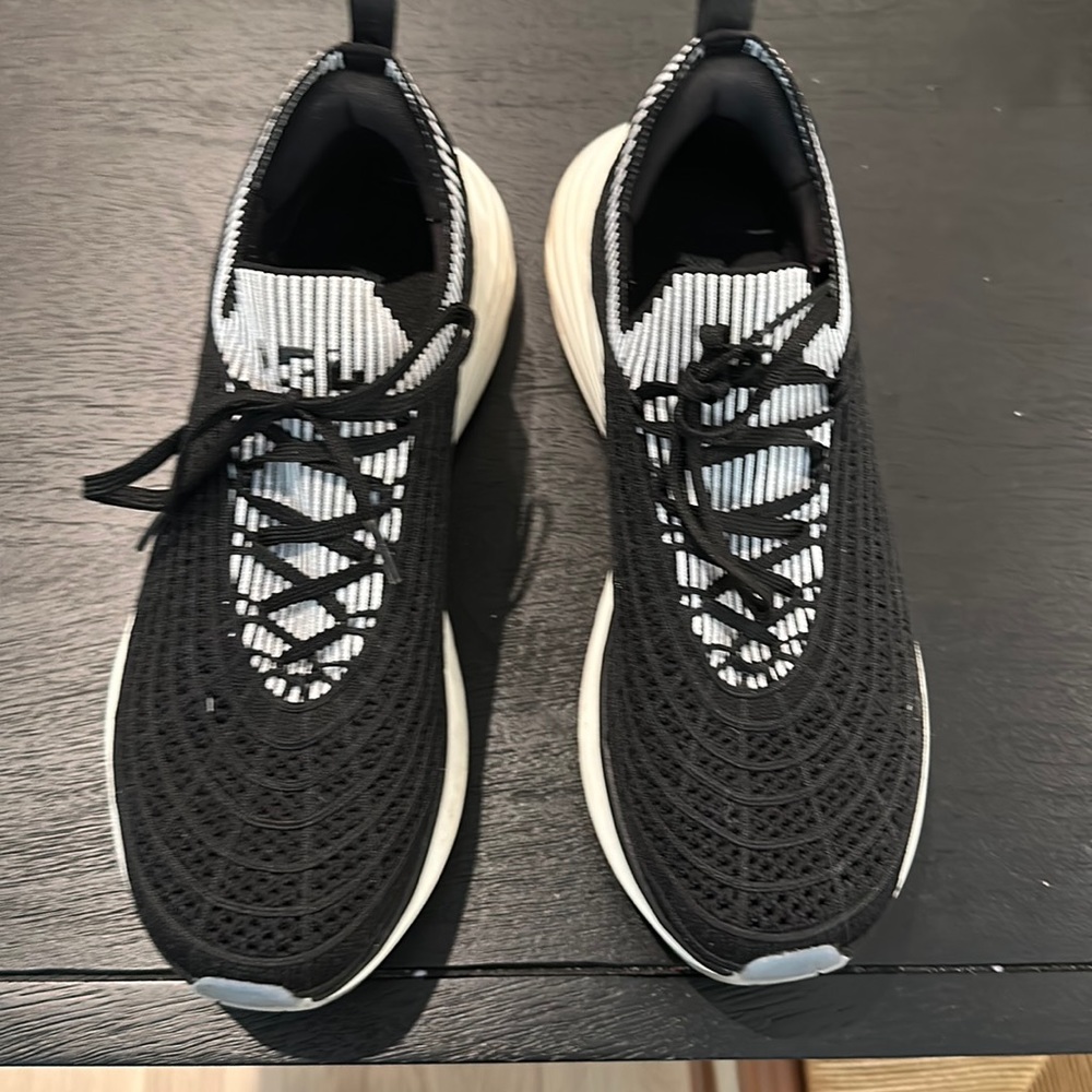 Lightly used / APL Ziplines 8.5 women's sneakers
